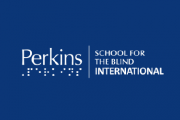 PERKINS Logo mit blauem Hintergrund